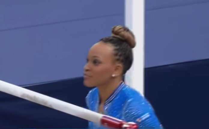 Rebeca Andrade leva prata nas barras assimétricas na Copa do Mundo