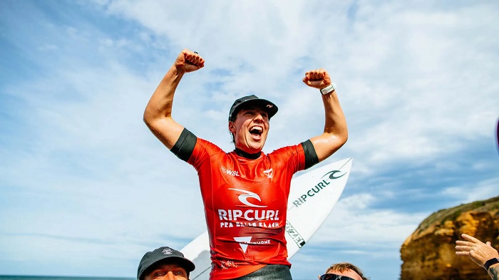 Filipe Toledo conquista título do Circuito Mundial de Surfe