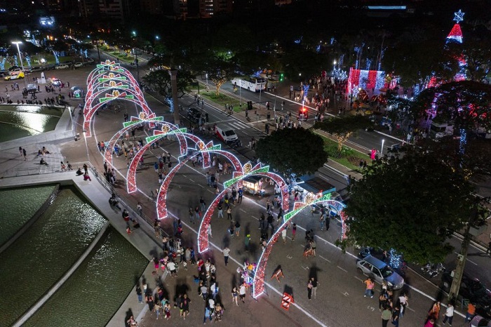 decoração de natal da Avenida cerro azul de Maringá 